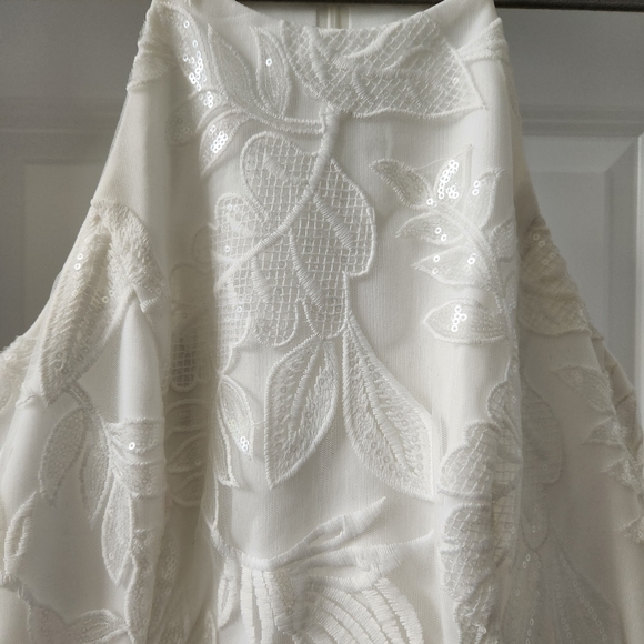 David's Bridal DB Studio Sequin Leaf Sheath Wedding Dress Soft White Size 8 - Picture 6 of 16